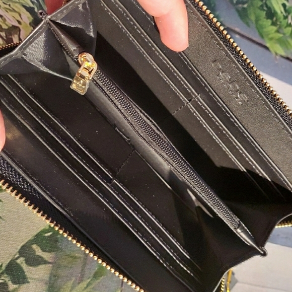 bebe- Zip Around Wallet - NWT - Picture 3 of 3